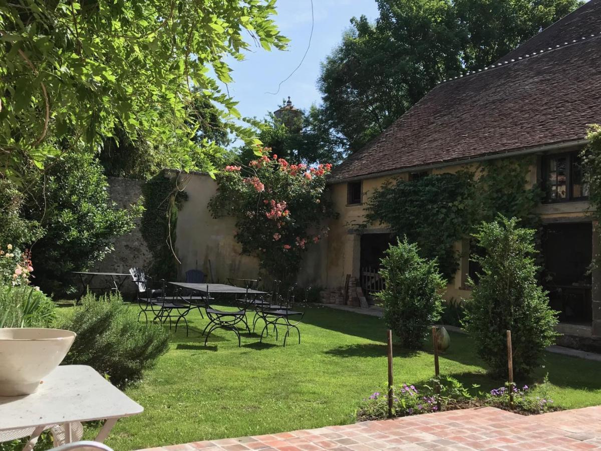 La maison Jeanne d'Arc Saint-Fargeau  Extérieur photo