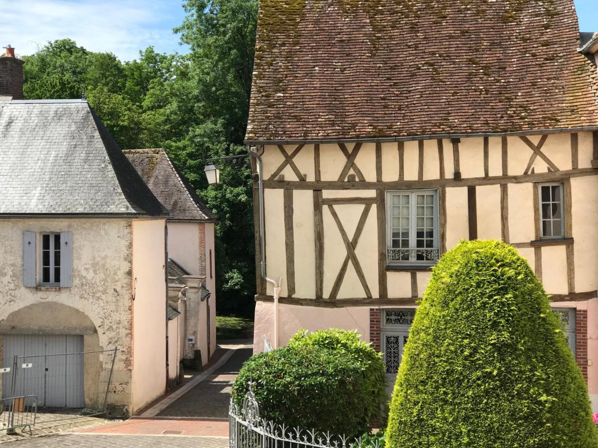 La maison Jeanne d'Arc Saint-Fargeau  Extérieur photo