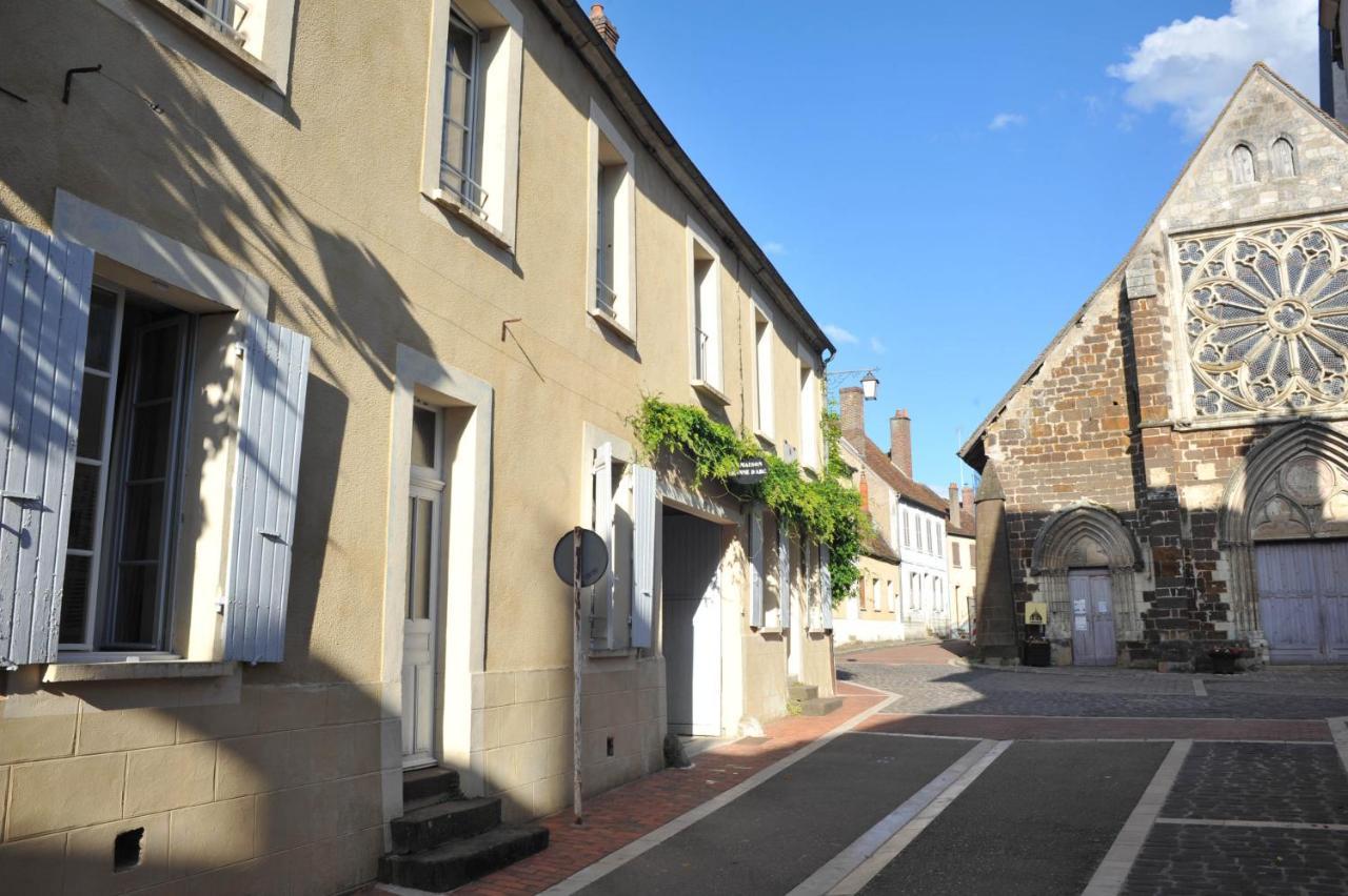 La maison Jeanne d'Arc Saint-Fargeau  Extérieur photo