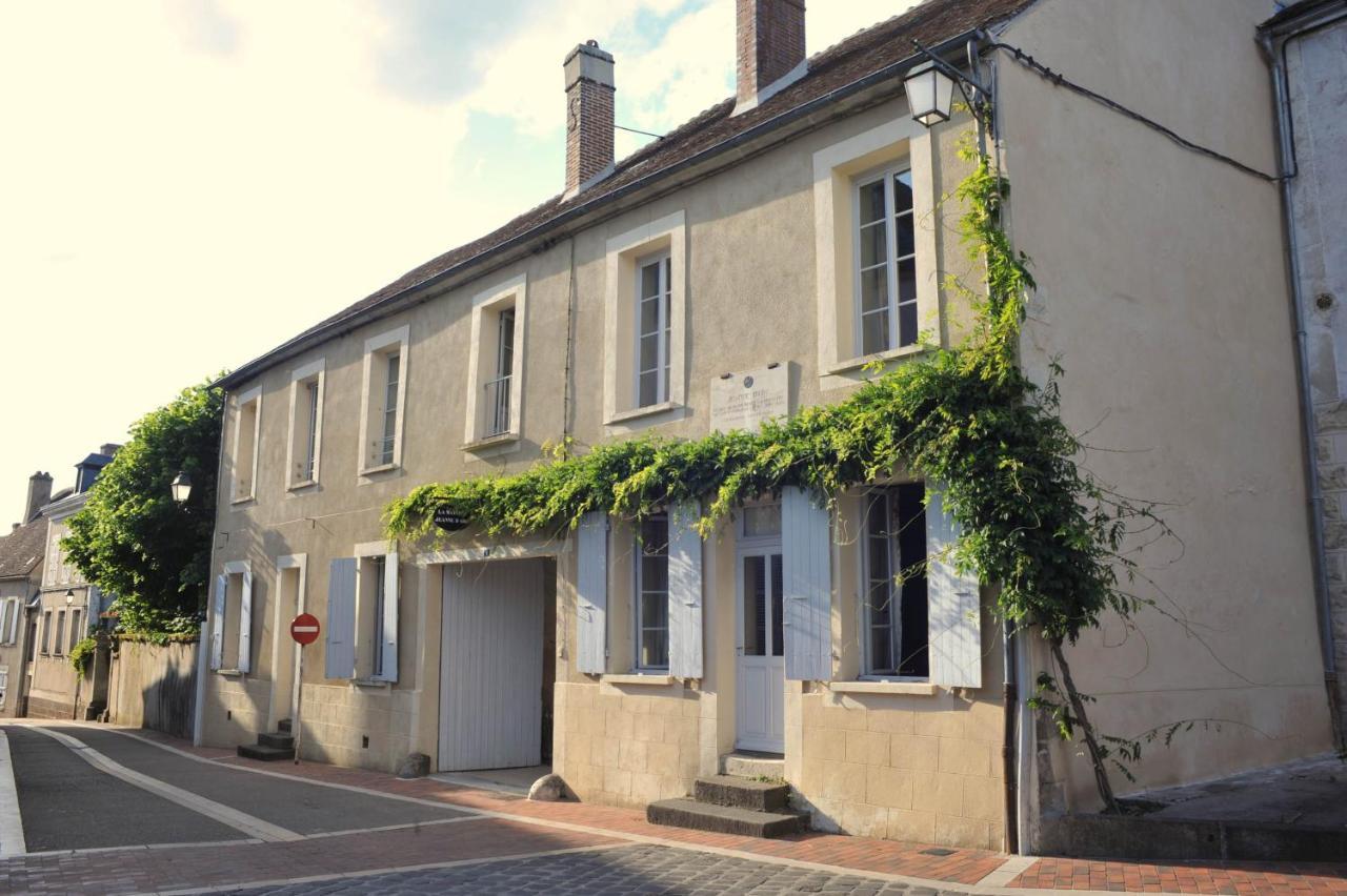 La maison Jeanne d'Arc Saint-Fargeau  Extérieur photo